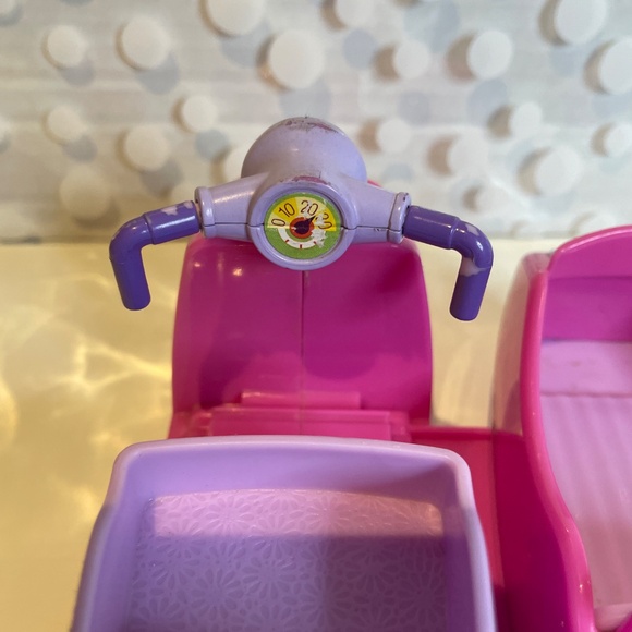 Fisher Price Sarah Lynn 🌸with Scooter - Picture 6 of 14